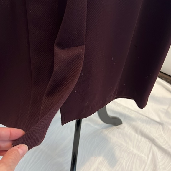 Fitted knee length dress in Merlot color - Picture 4 of 6